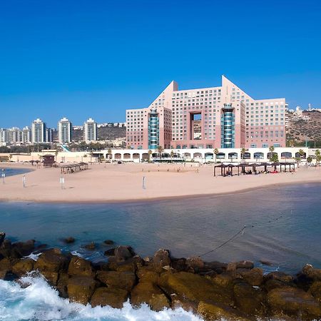 Almog Beach Apt Hotel מלון דירות אלמוג ביץ' Haifa Exterior foto