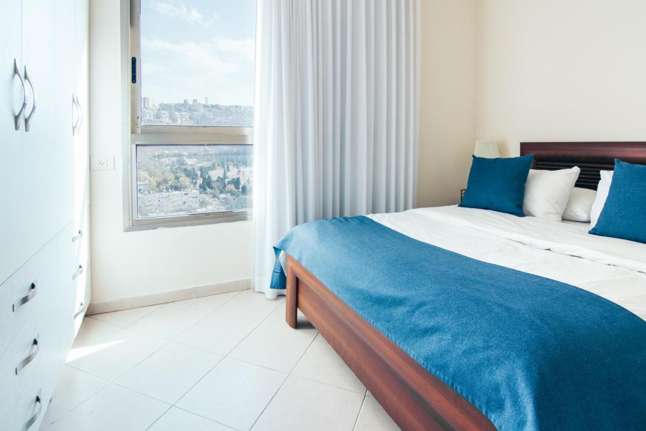 Almog Beach Apt Hotel מלון דירות אלמוג ביץ' Haifa Exterior foto
