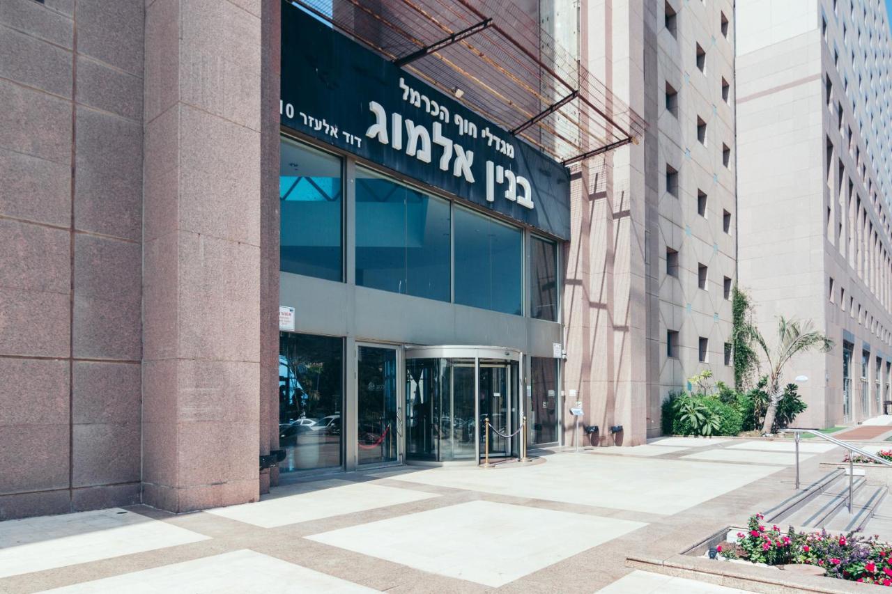 Almog Beach Apt Hotel מלון דירות אלמוג ביץ' Haifa Exterior foto