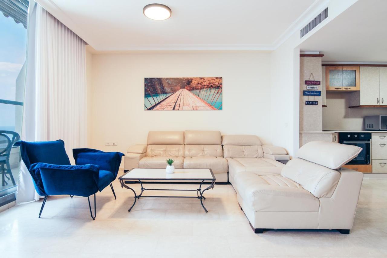 Almog Beach Apt Hotel מלון דירות אלמוג ביץ' Haifa Exterior foto